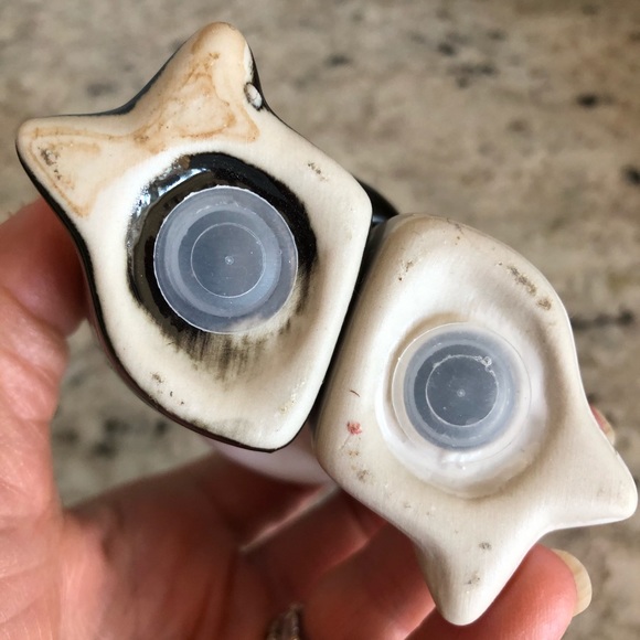 Dolphin 🐬 salt and pepper shaker set - Picture 4 of 6